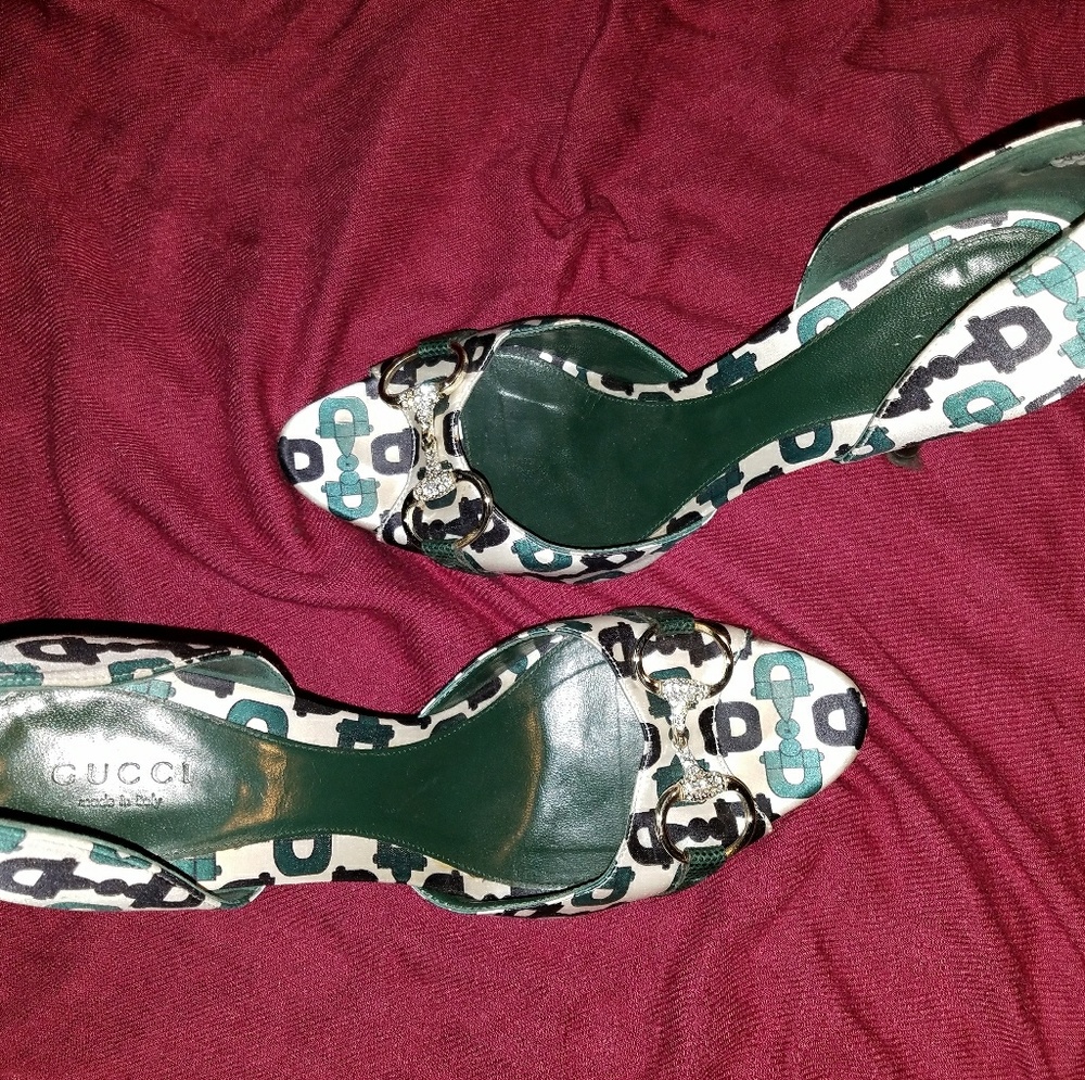 Shoe - Picture 3 of 3